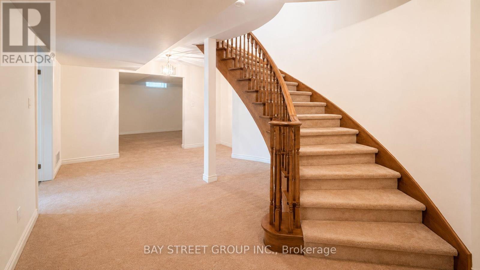6 HUNT CLUB COURT - 30