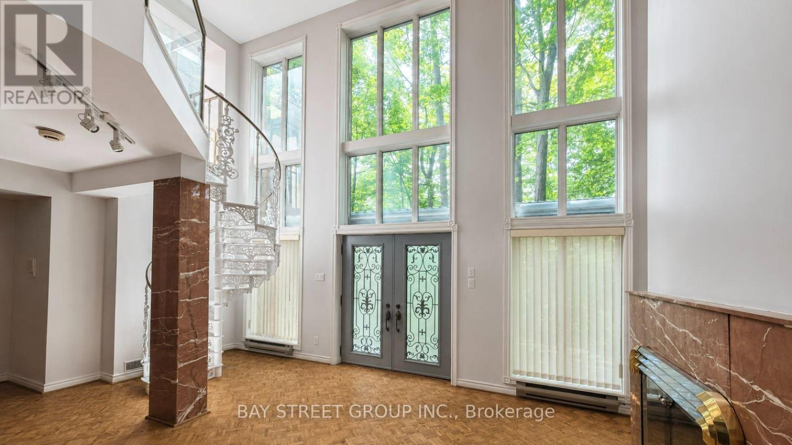 6 HUNT CLUB COURT - 36