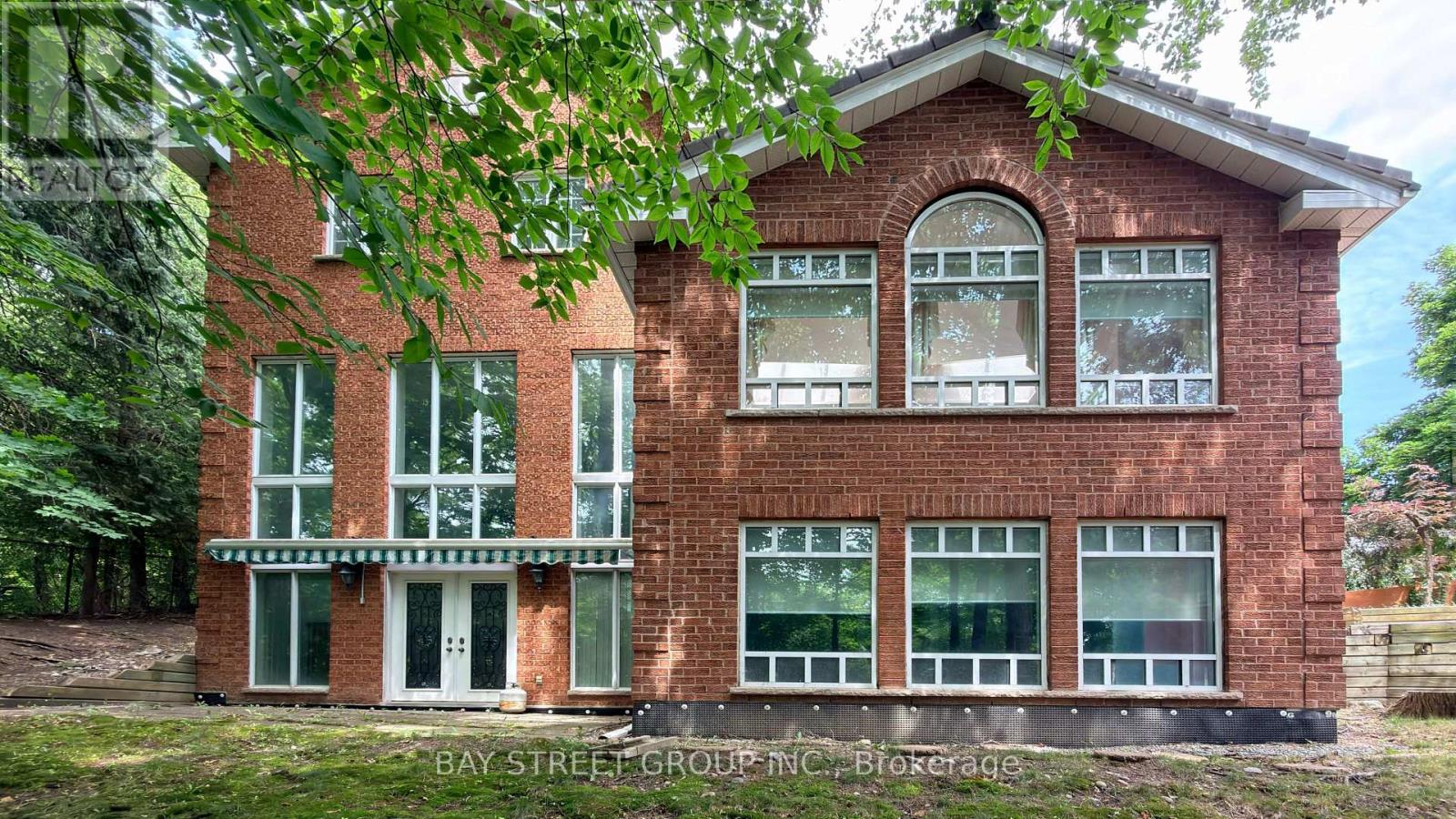 6 HUNT CLUB COURT - 43