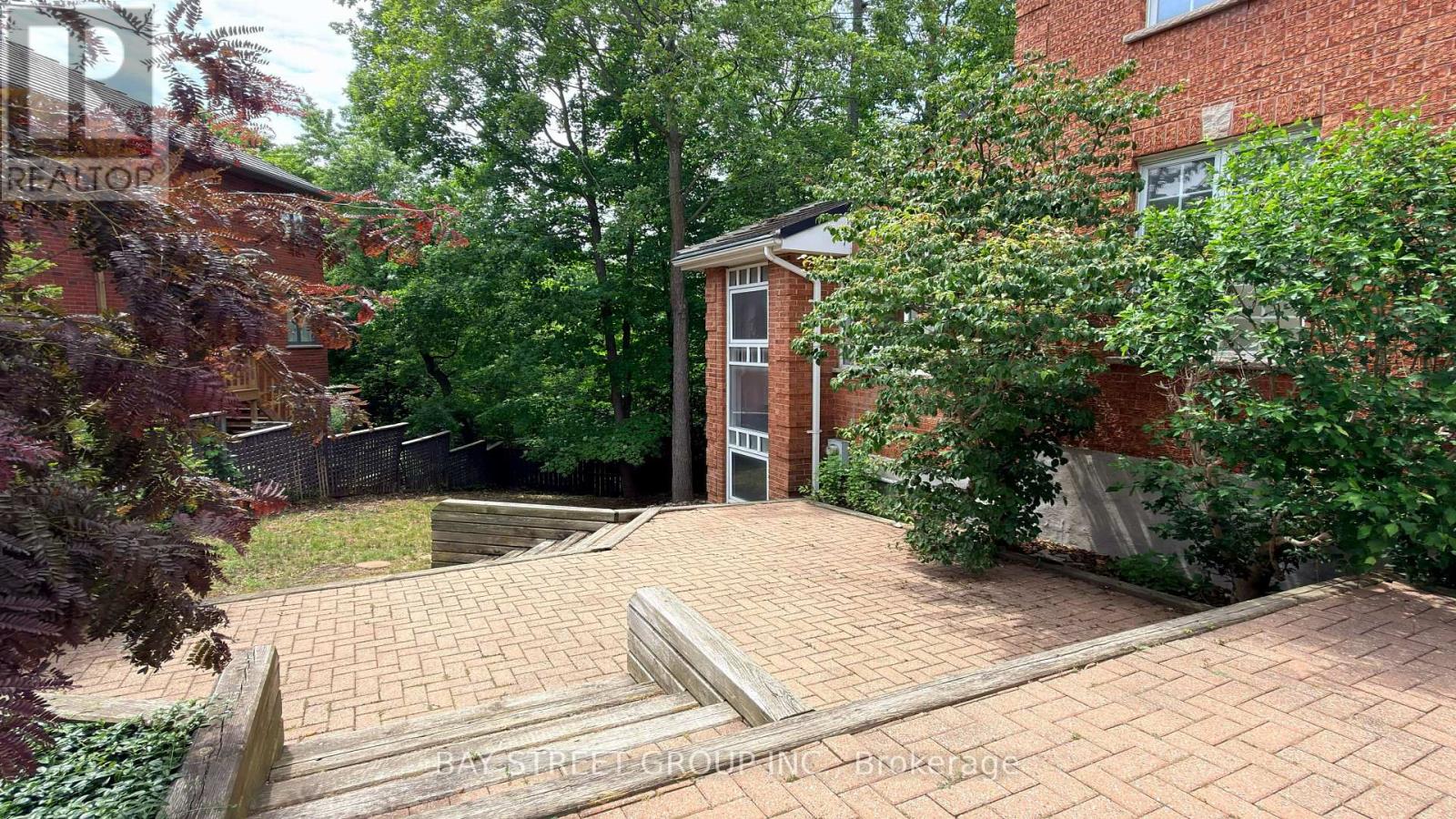 6 HUNT CLUB COURT - 45