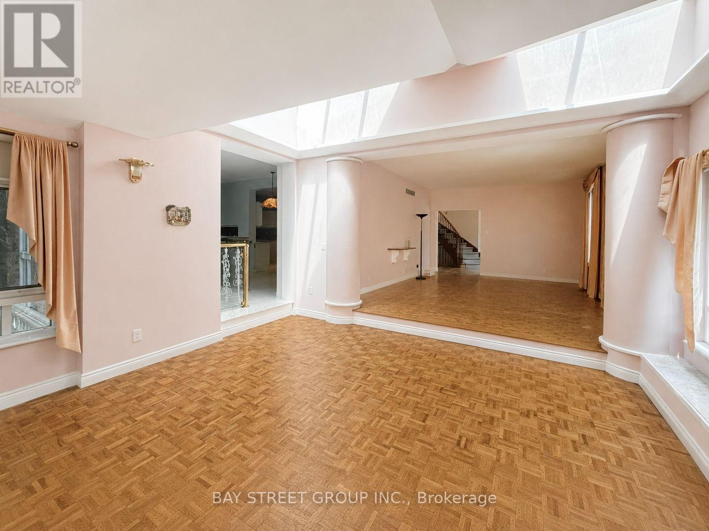 6 HUNT CLUB COURT - 6