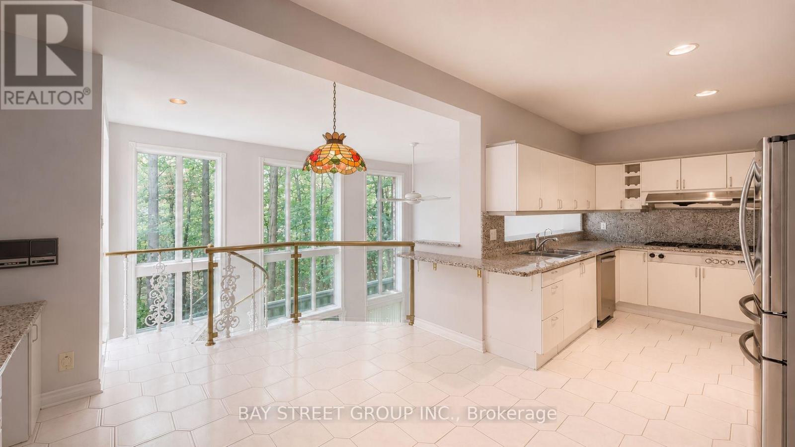 6 HUNT CLUB COURT - 8