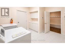 Bathroom - 6 Hunt Club Court, Markham, ON L3T7L4 Photo 14