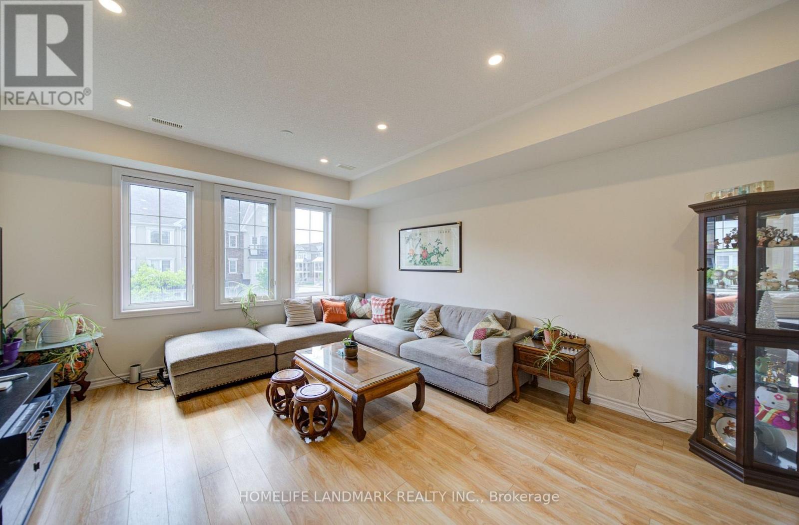 97 CORNELL CENTRE BOULEVARD - Image 23