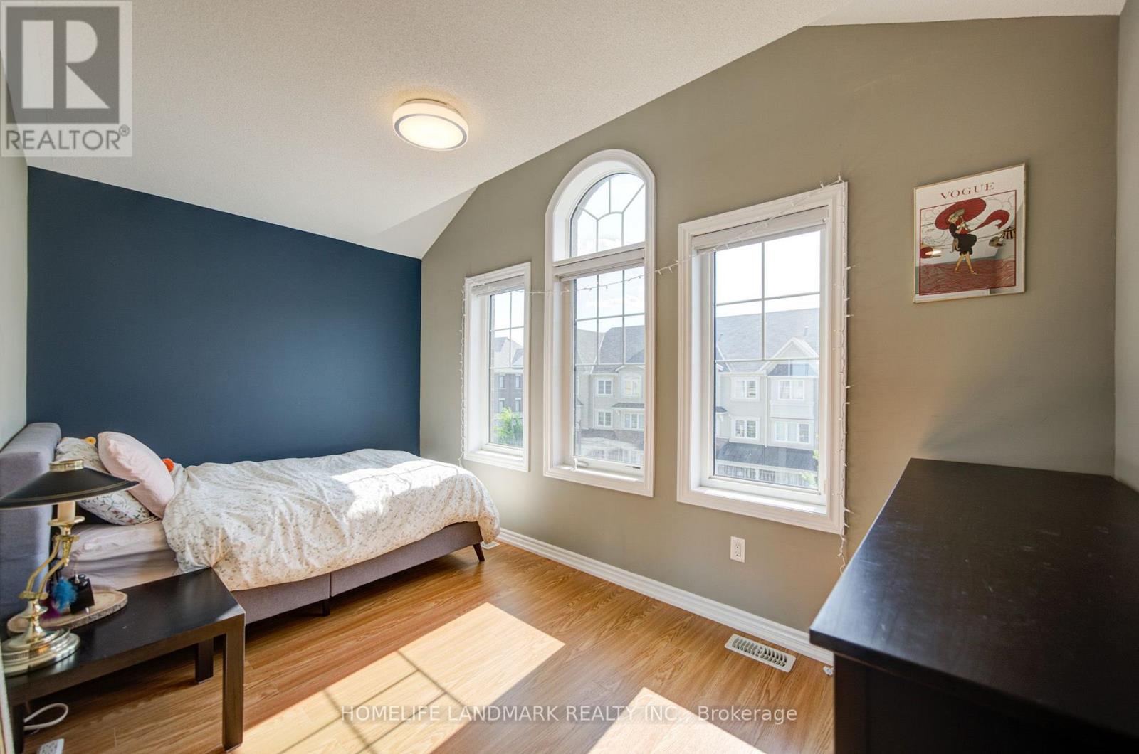 97 CORNELL CENTRE BOULEVARD - Image 34