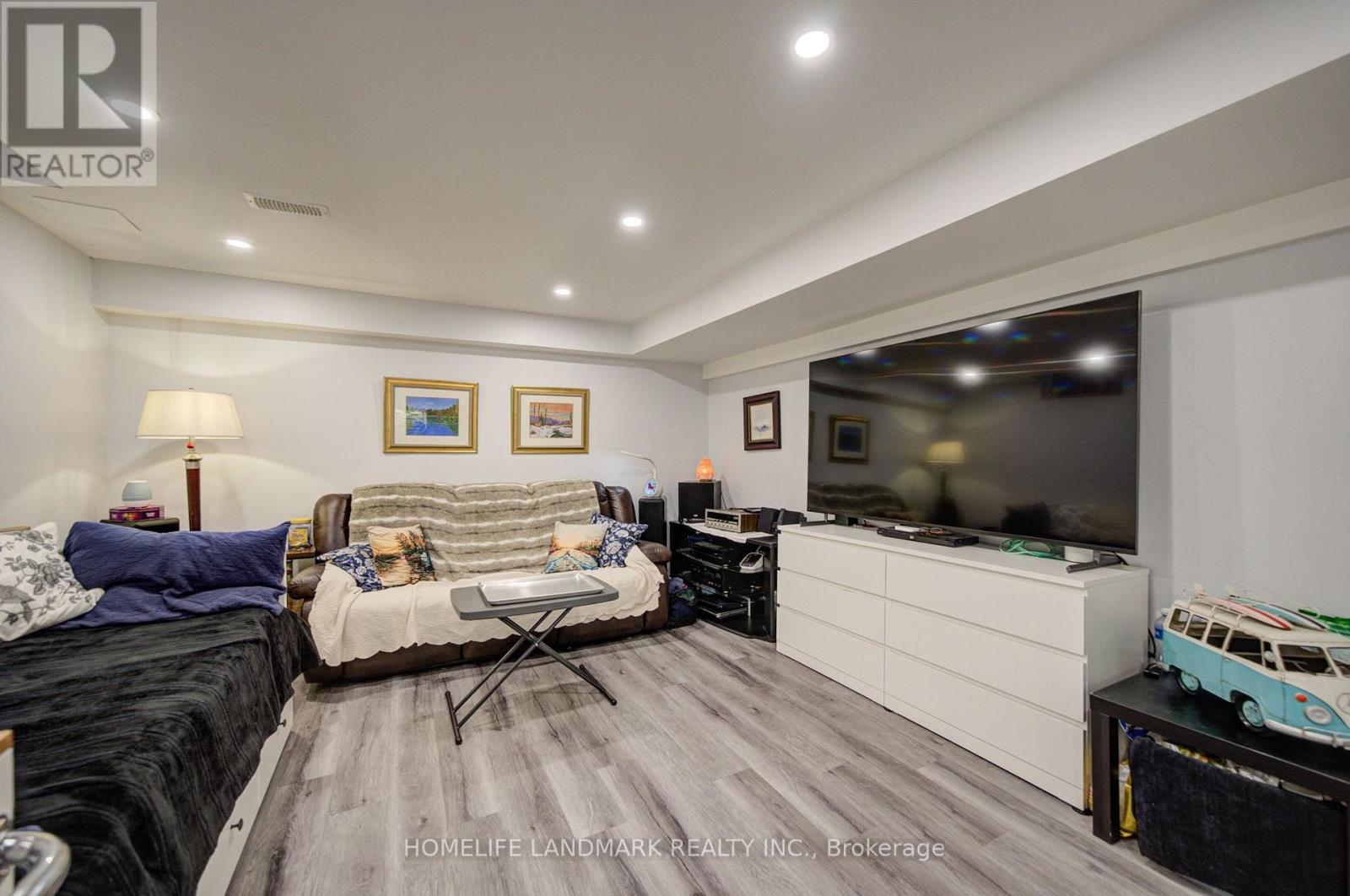 97 CORNELL CENTRE BOULEVARD - Image 44