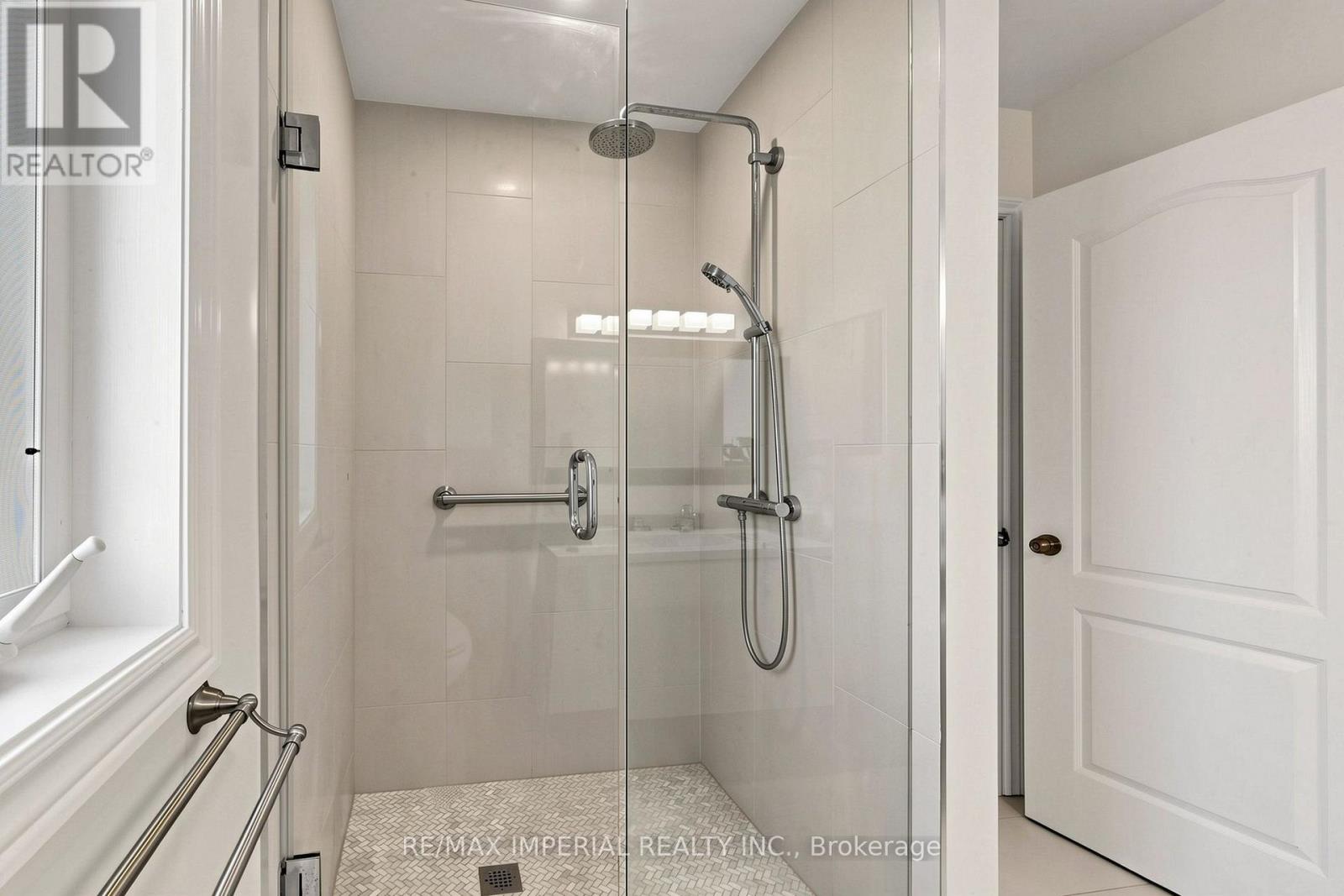 53 RUSHINGBROOK DRIVE - 32