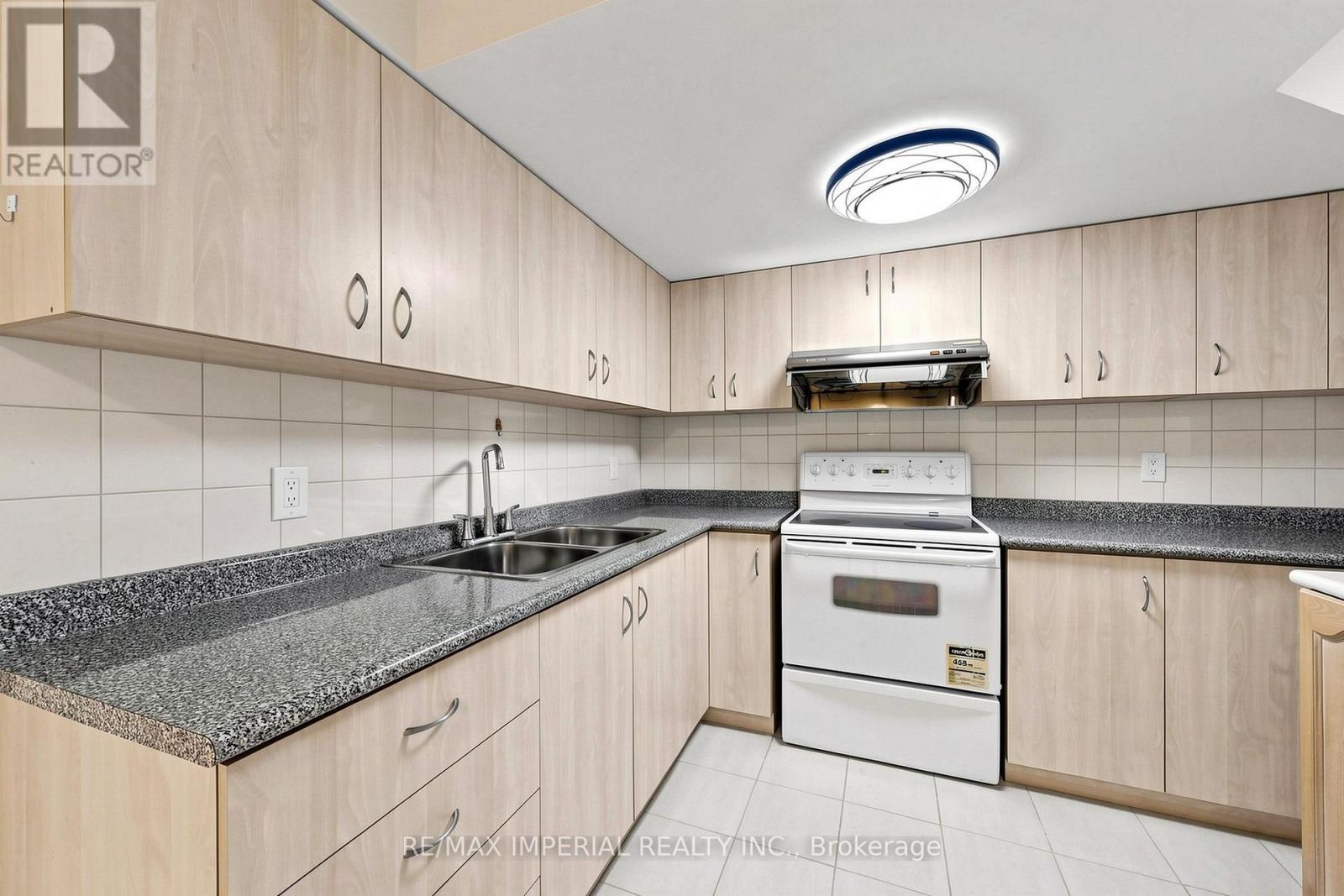 53 RUSHINGBROOK DRIVE - 36