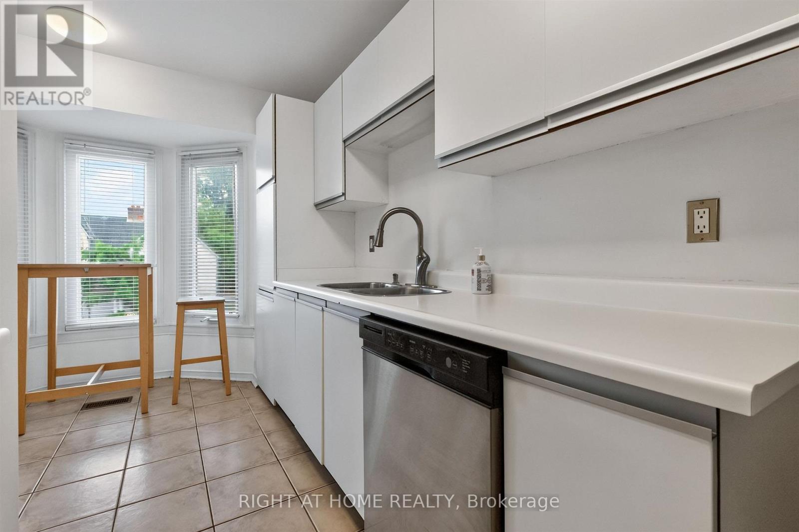 #45 186 WOODBRIDGE AVENUE - 13