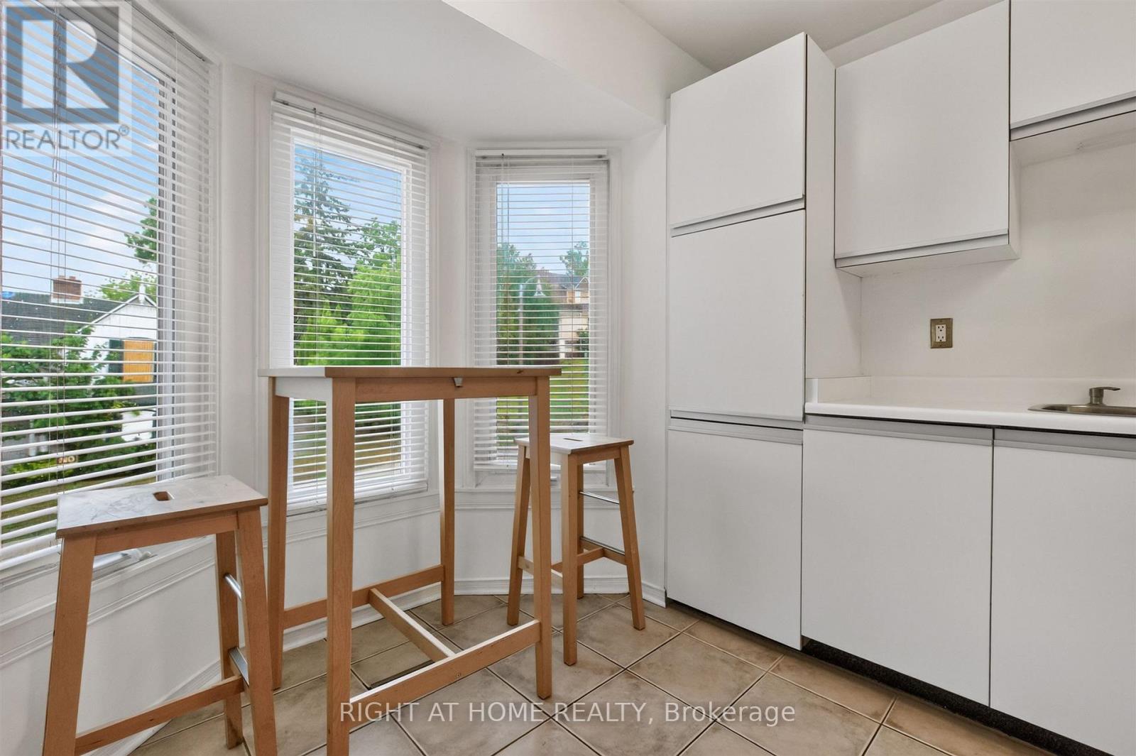 #45 186 WOODBRIDGE AVENUE - 14