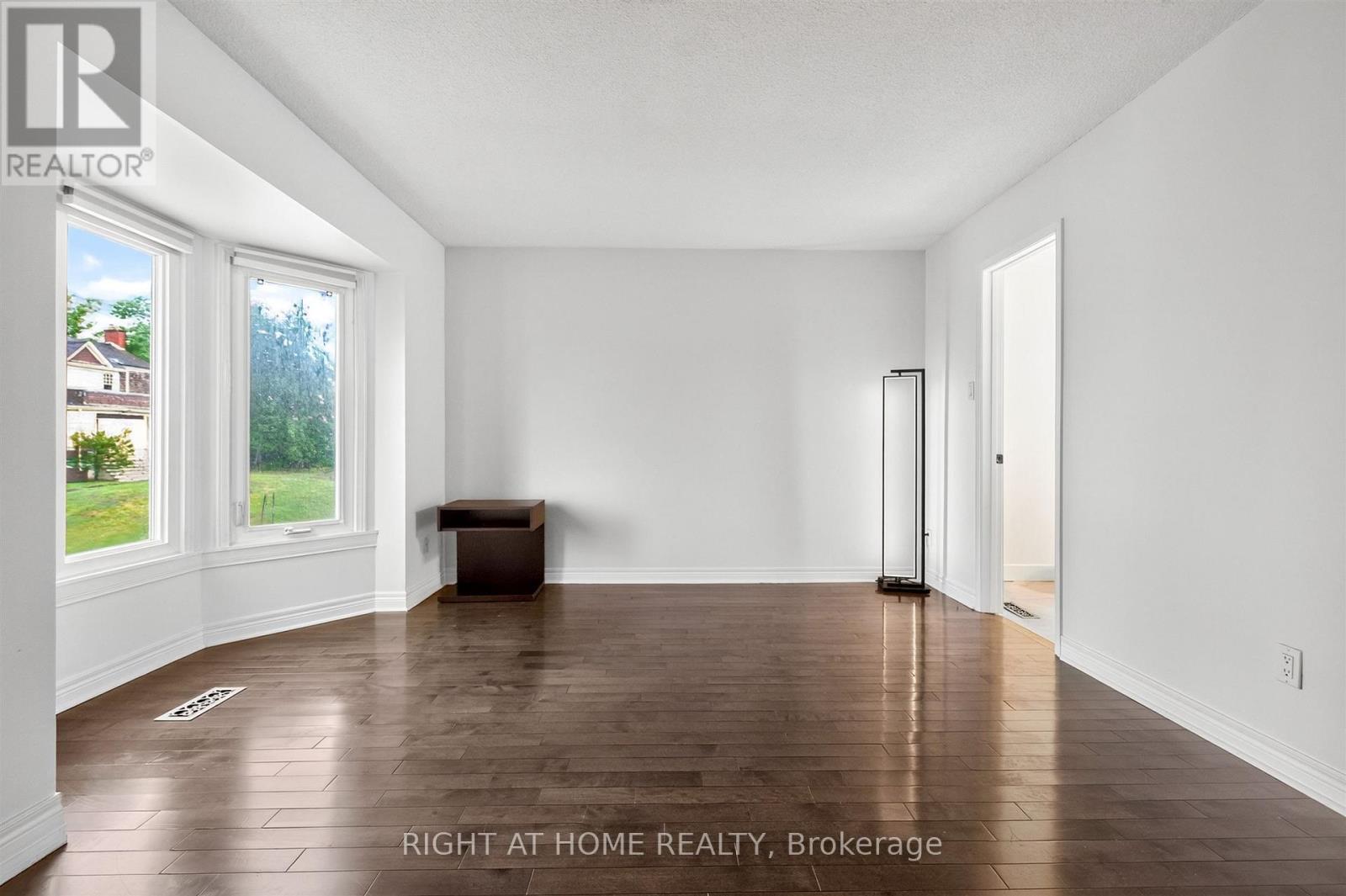 #45 186 WOODBRIDGE AVENUE - 18