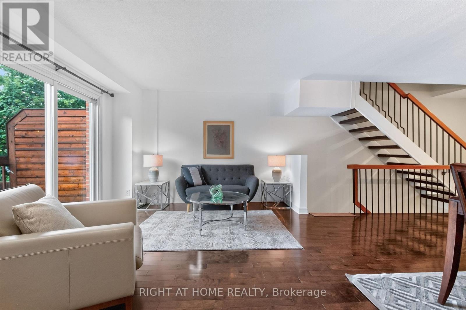 #45 186 WOODBRIDGE AVENUE - Image 3