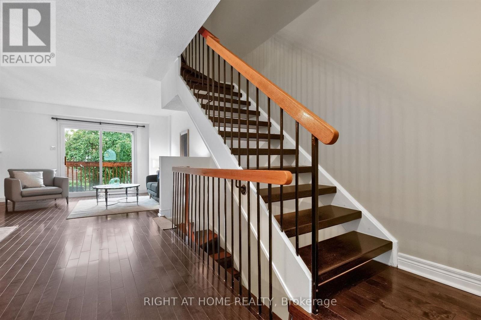 #45 186 WOODBRIDGE AVENUE - Image 6