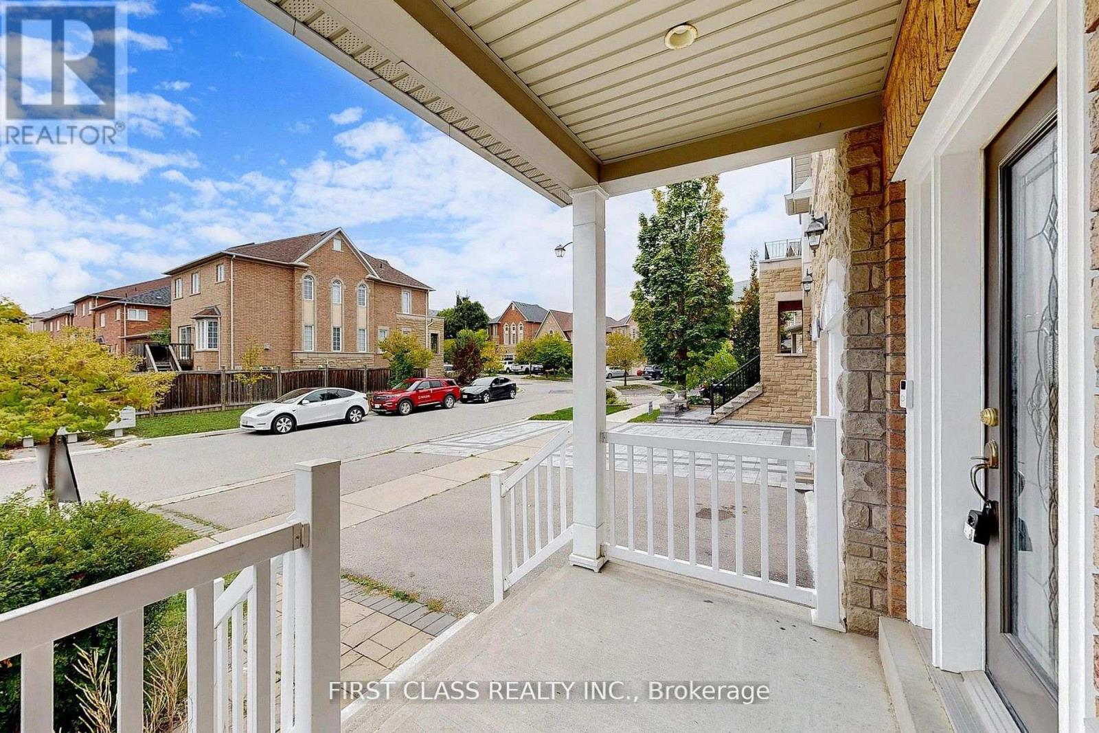 79 CARNOUSTIE CRESCENT - 2