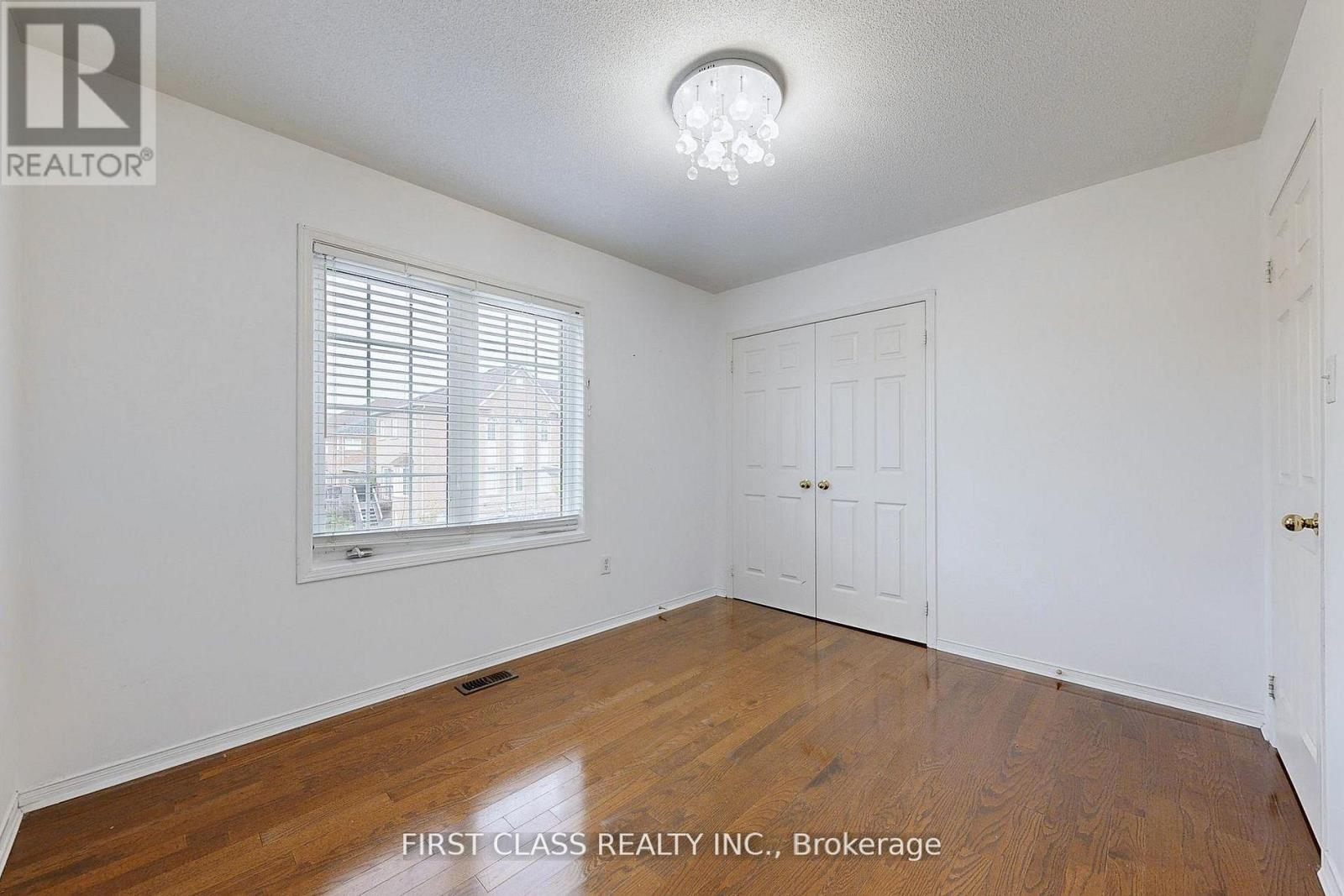 79 CARNOUSTIE CRESCENT - 25