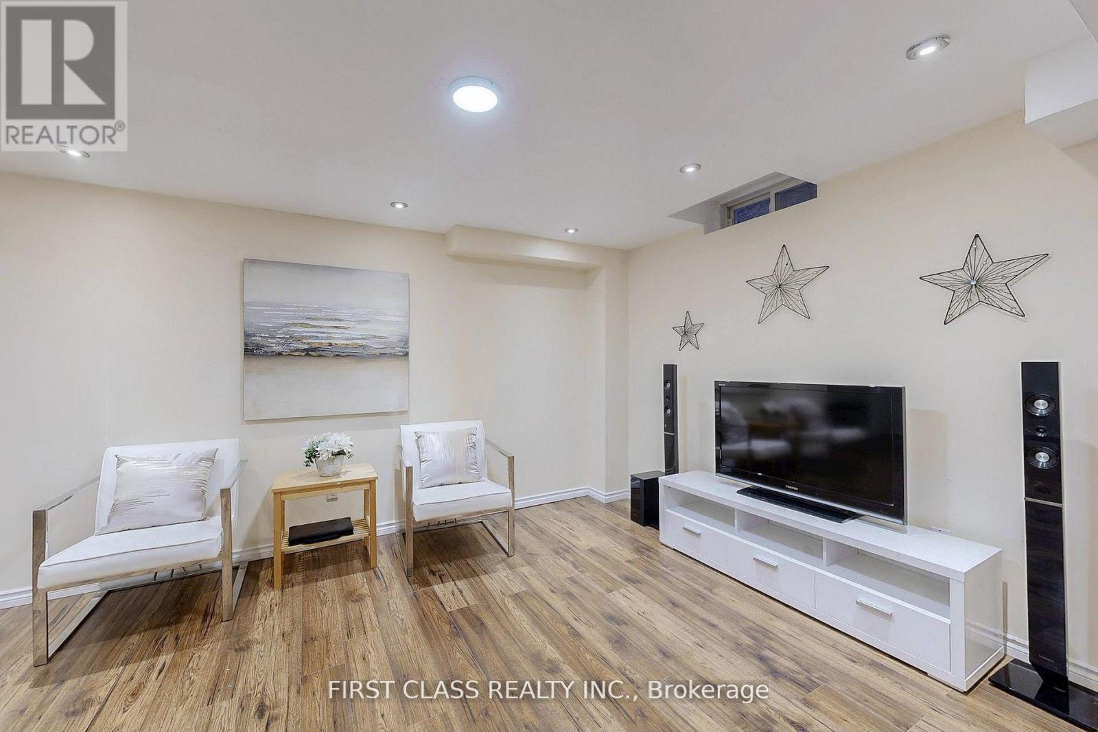 79 CARNOUSTIE CRESCENT - 28