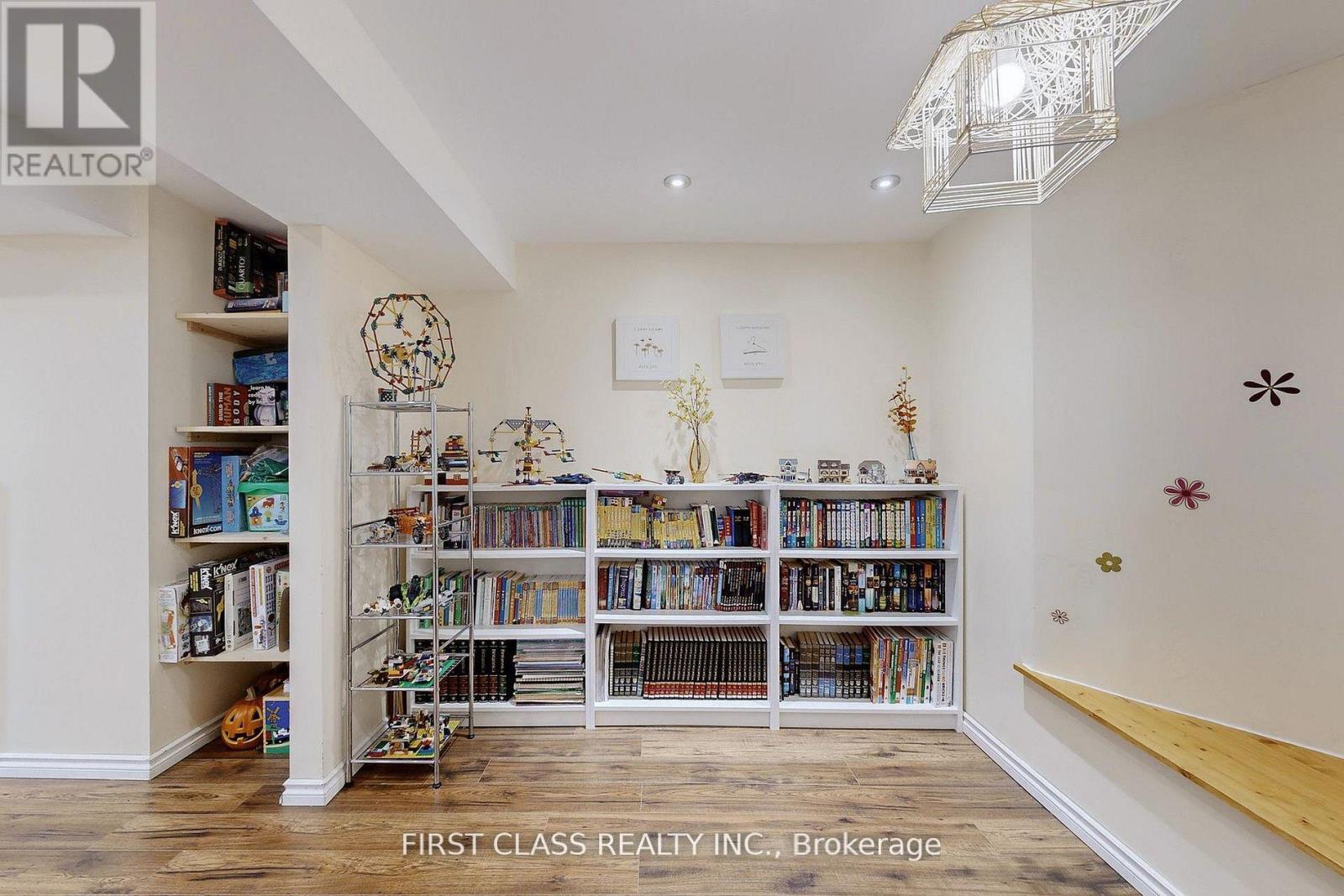 79 CARNOUSTIE CRESCENT - 36