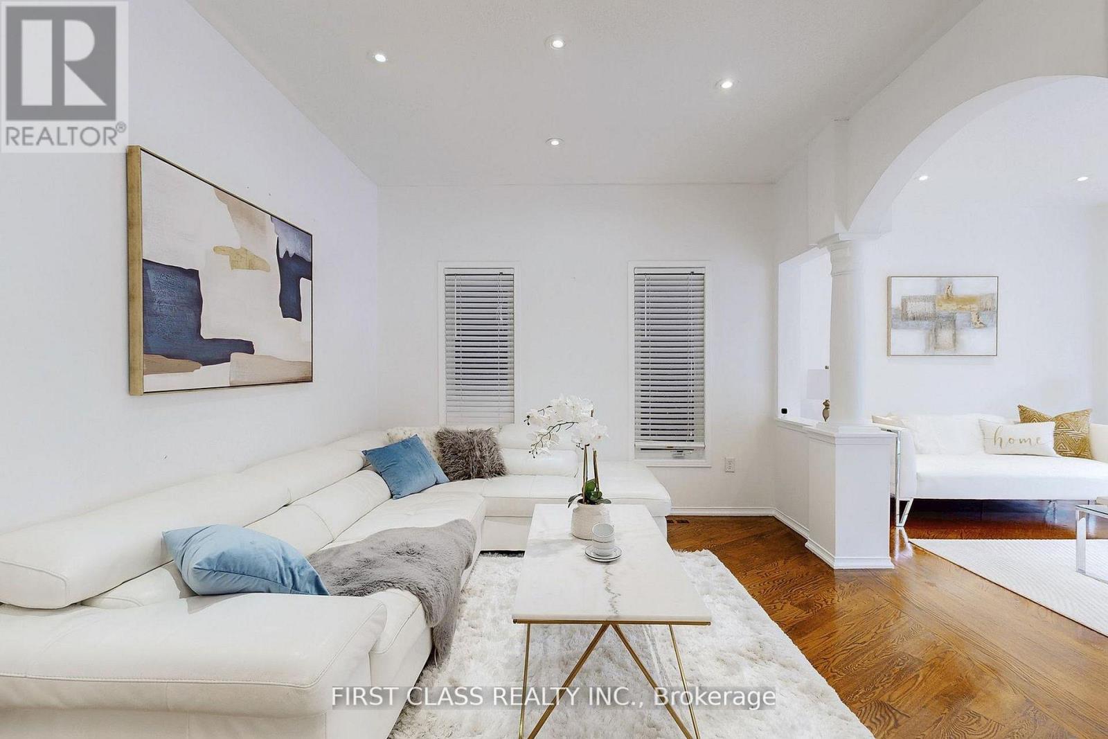 79 CARNOUSTIE CRESCENT - 7