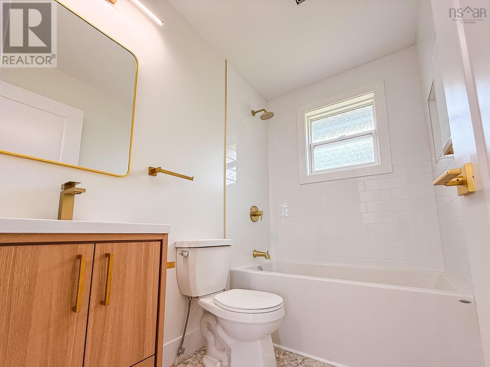 967 Westmount Road - 16