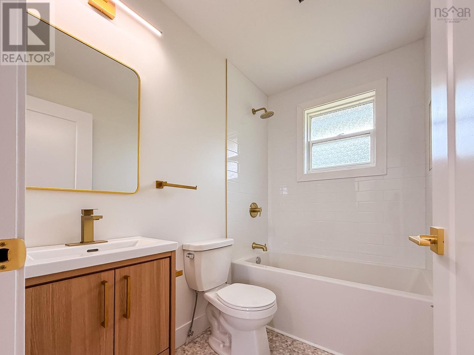 967 Westmount Road - 17