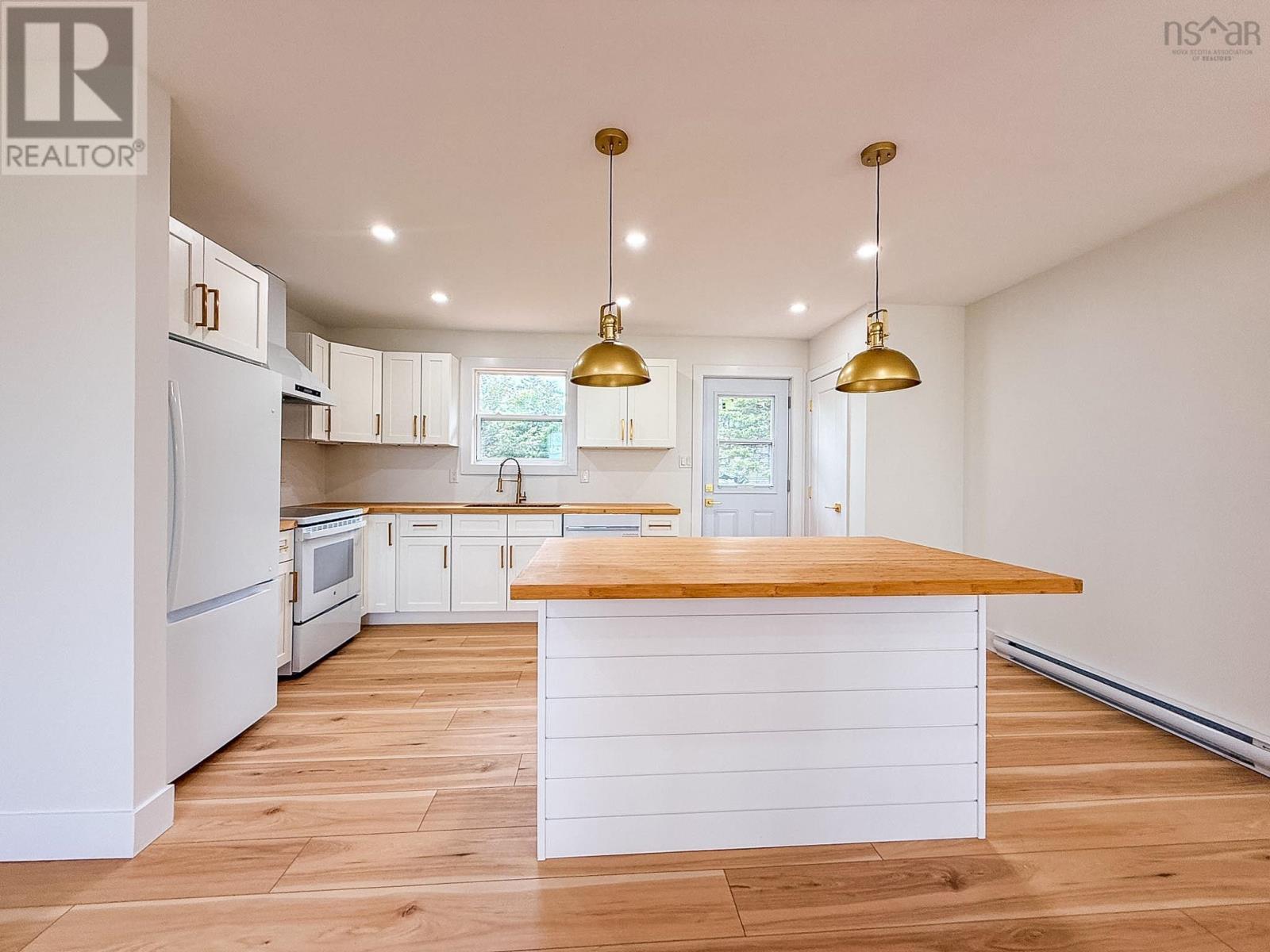 967 Westmount Road - 7