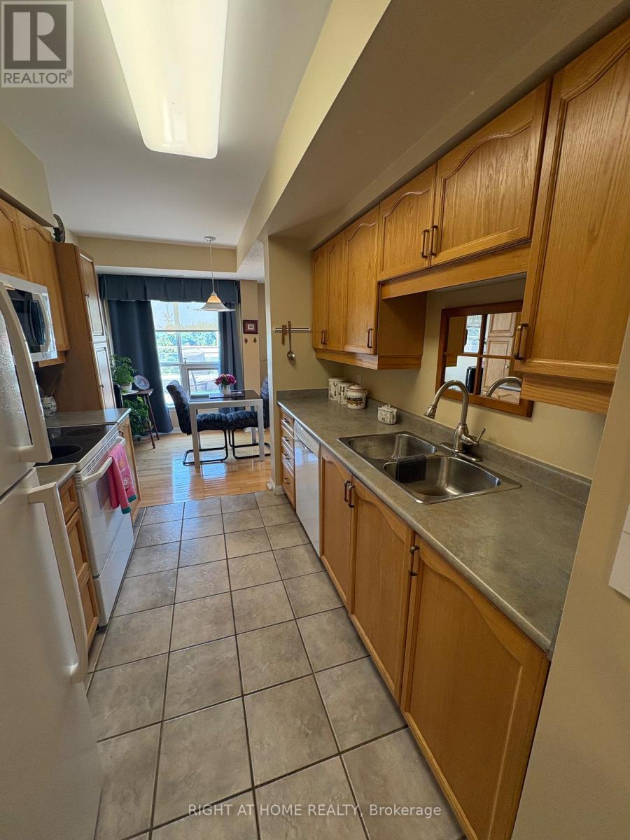 #404 94 DEAN AVENUE - 32