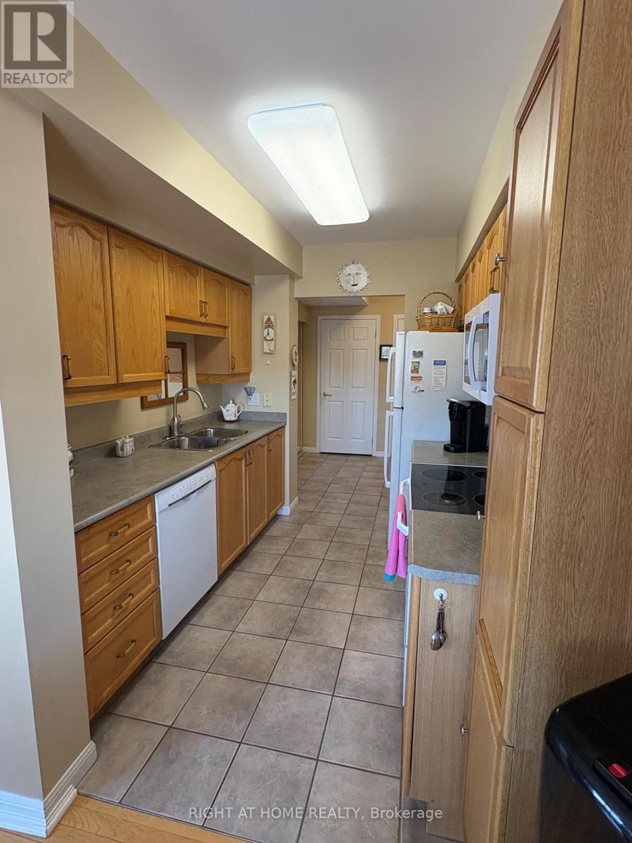 #404 94 DEAN AVENUE - 33
