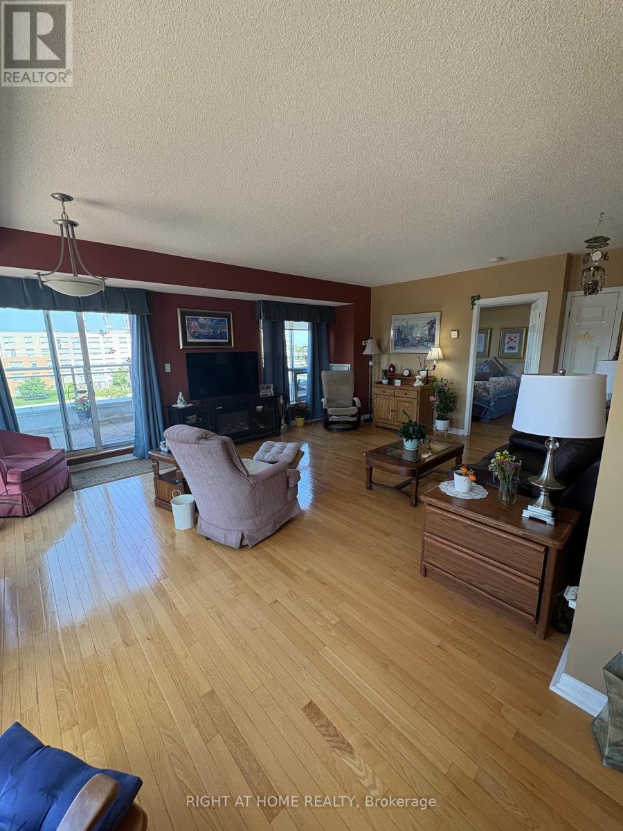 #404 94 DEAN AVENUE - 35