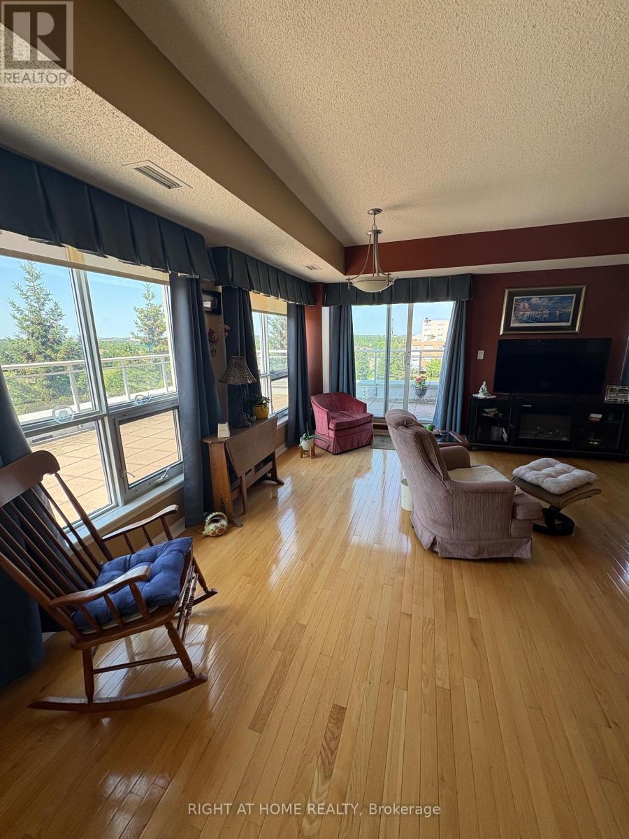 #404 94 DEAN AVENUE - 36