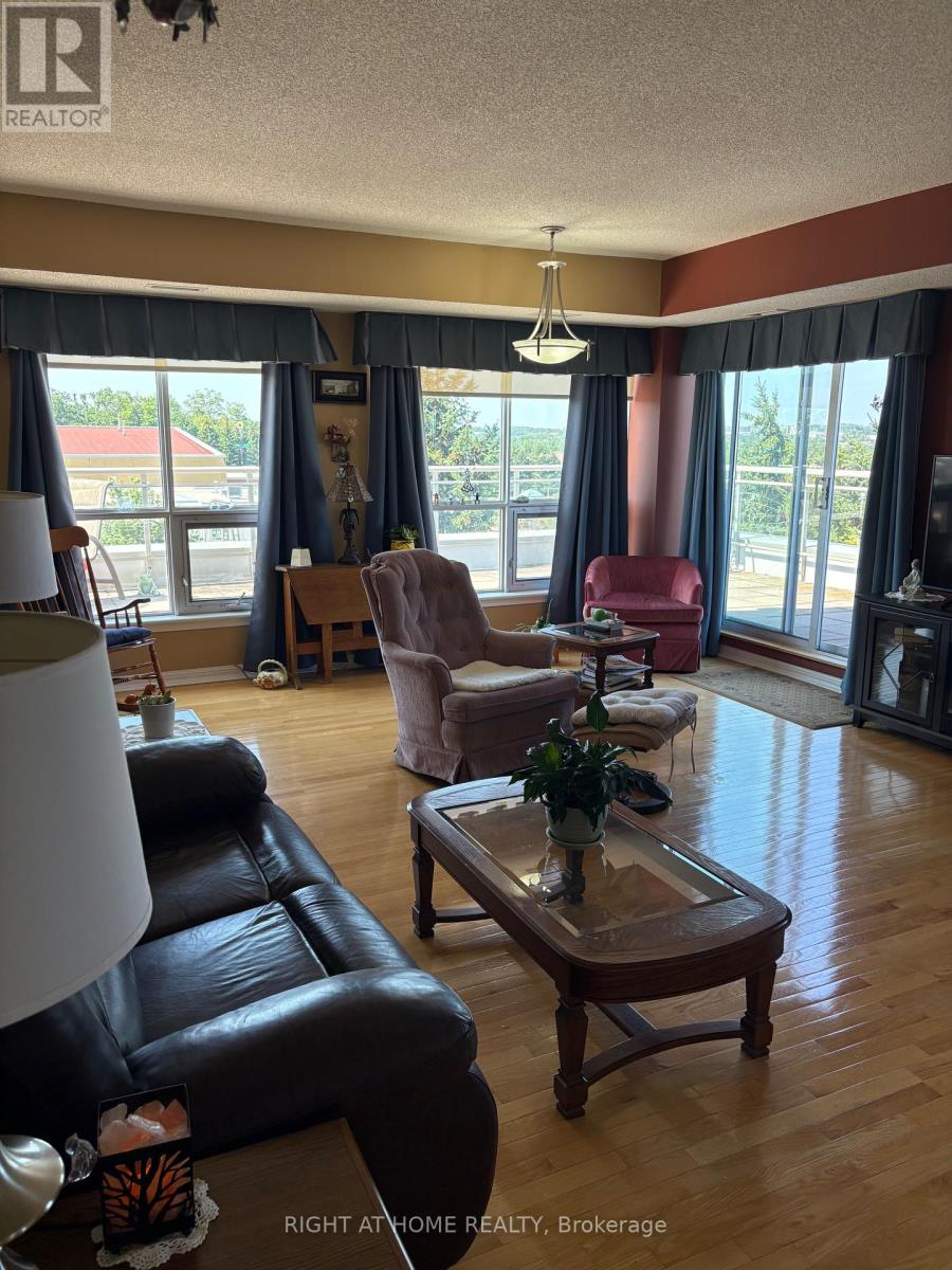 #404 94 DEAN AVENUE - 37