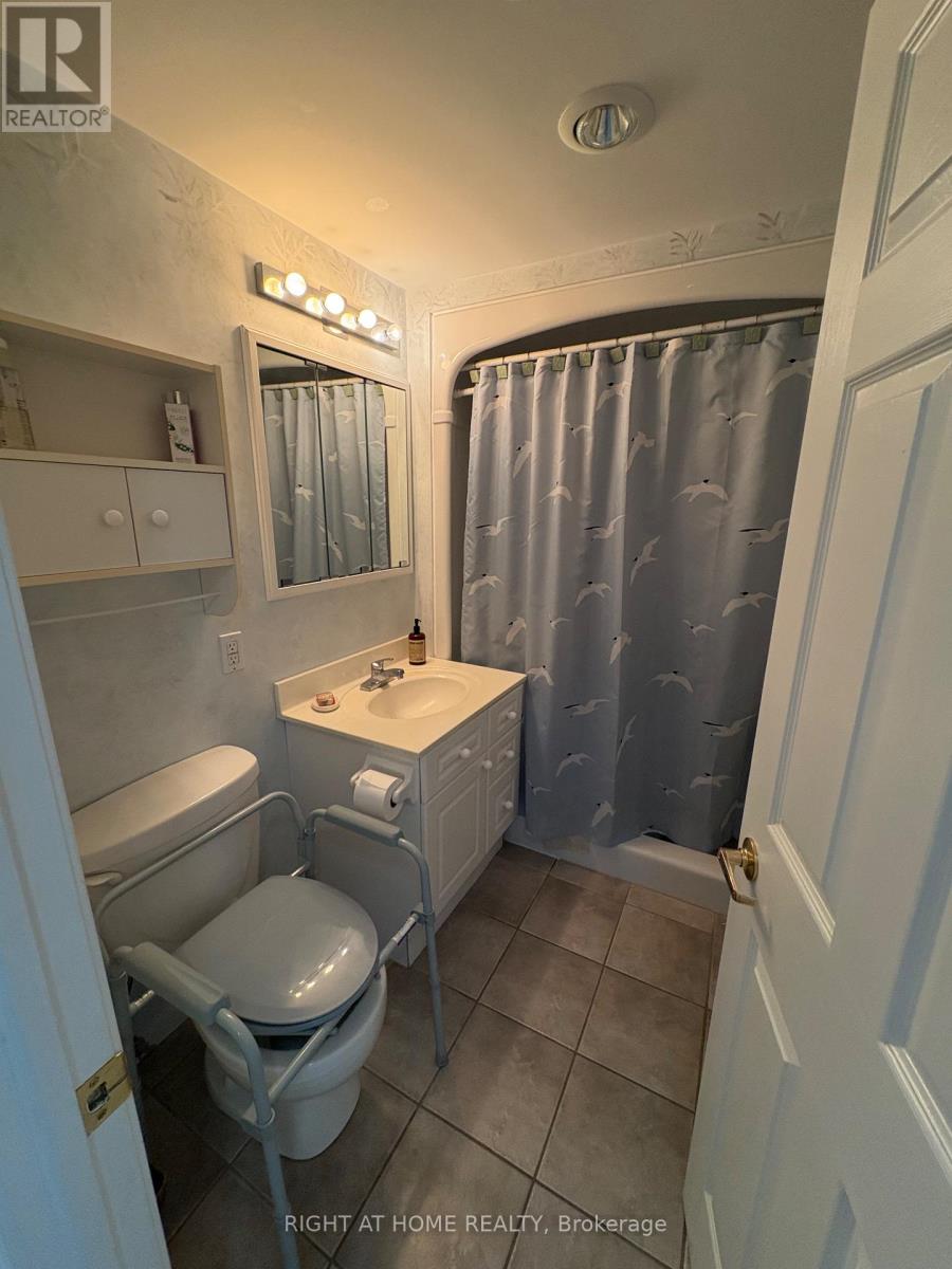 #404 94 DEAN AVENUE - 42