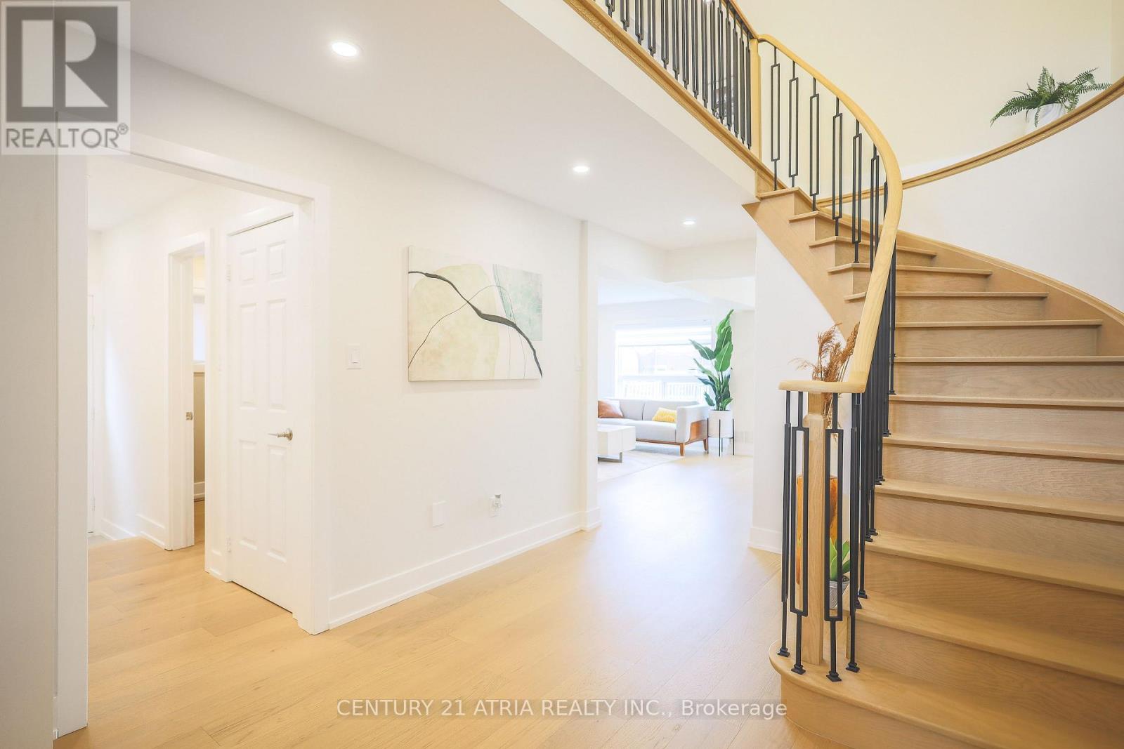 34 RAYNES CRESCENT - Image 23