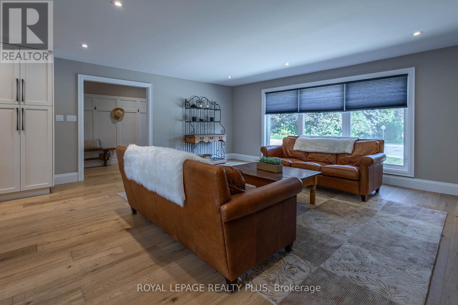 884 EAGLE DRIVE - Image 16
