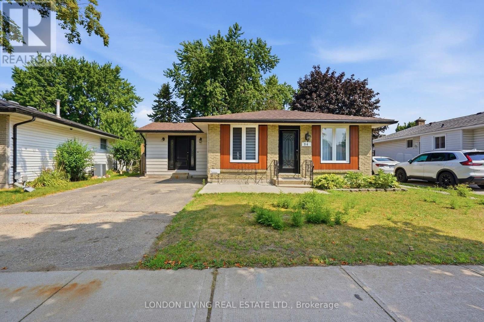 54 NICHOLAS CRESCENT - 1