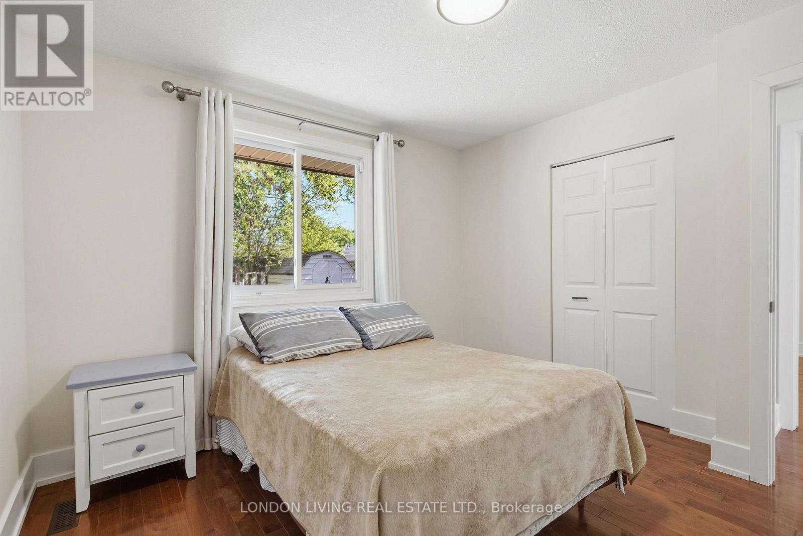 54 NICHOLAS CRESCENT - 22