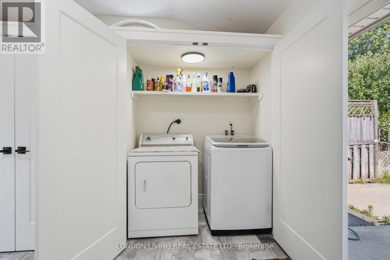 54 NICHOLAS CRESCENT - 30