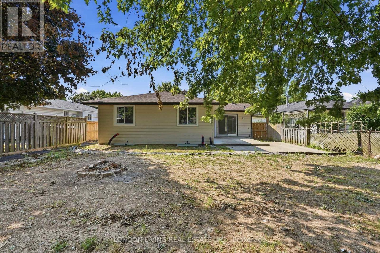54 NICHOLAS CRESCENT - 46