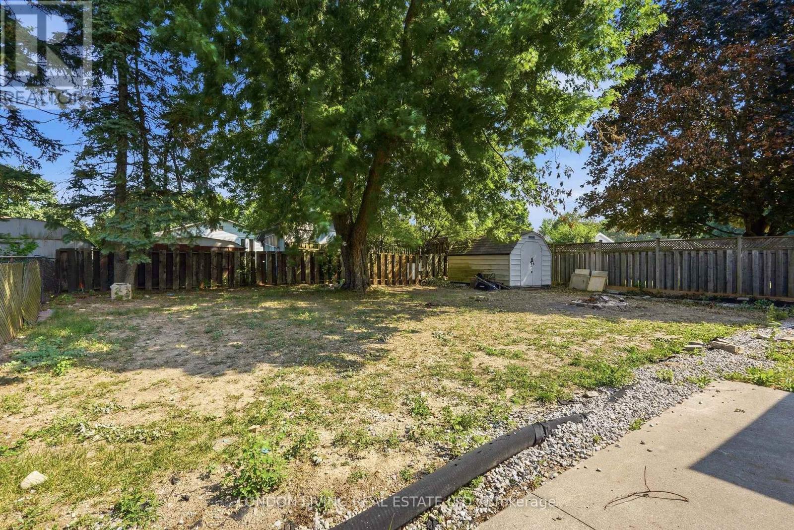 54 NICHOLAS CRESCENT - 44