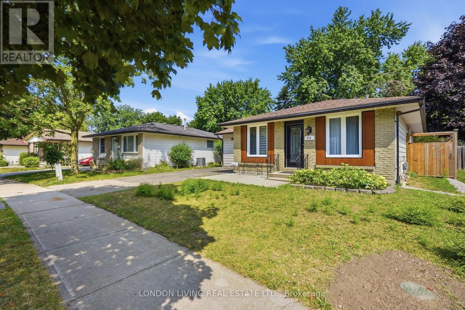 54 NICHOLAS CRESCENT - 5
