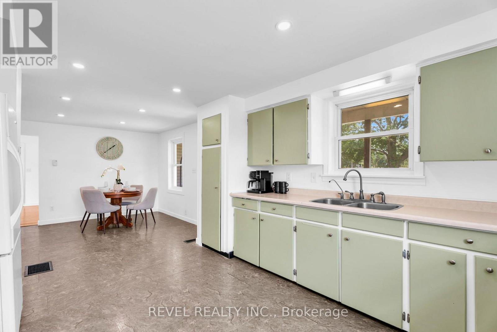 71214 10 SIDE ROAD - 8