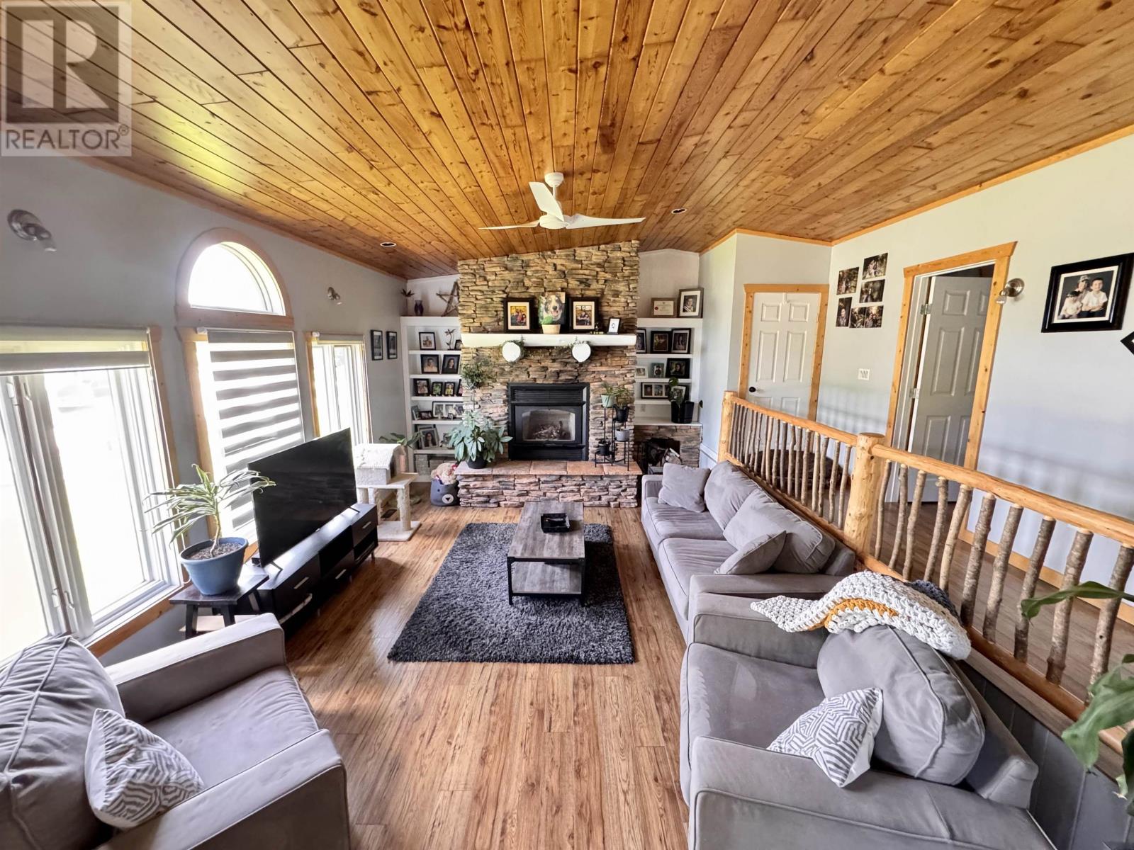 17 Kenora RD - 14