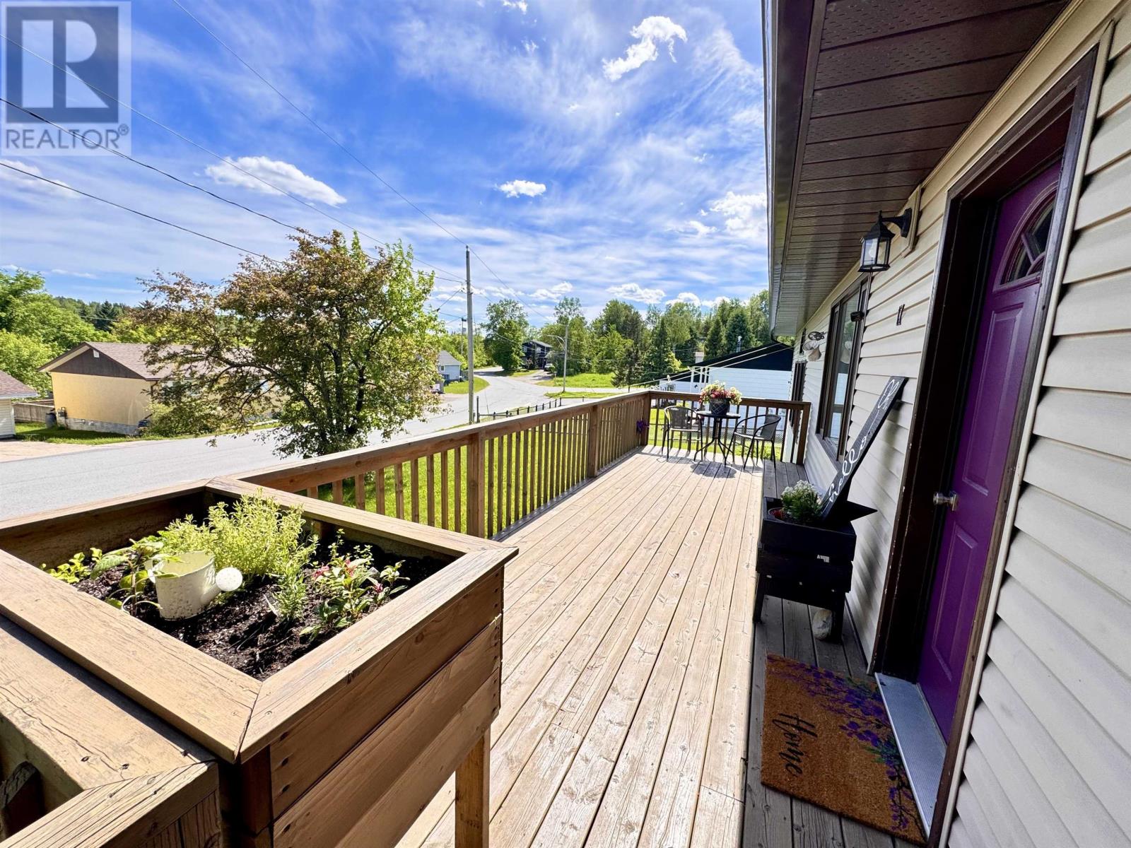 17 Kenora RD - 6
