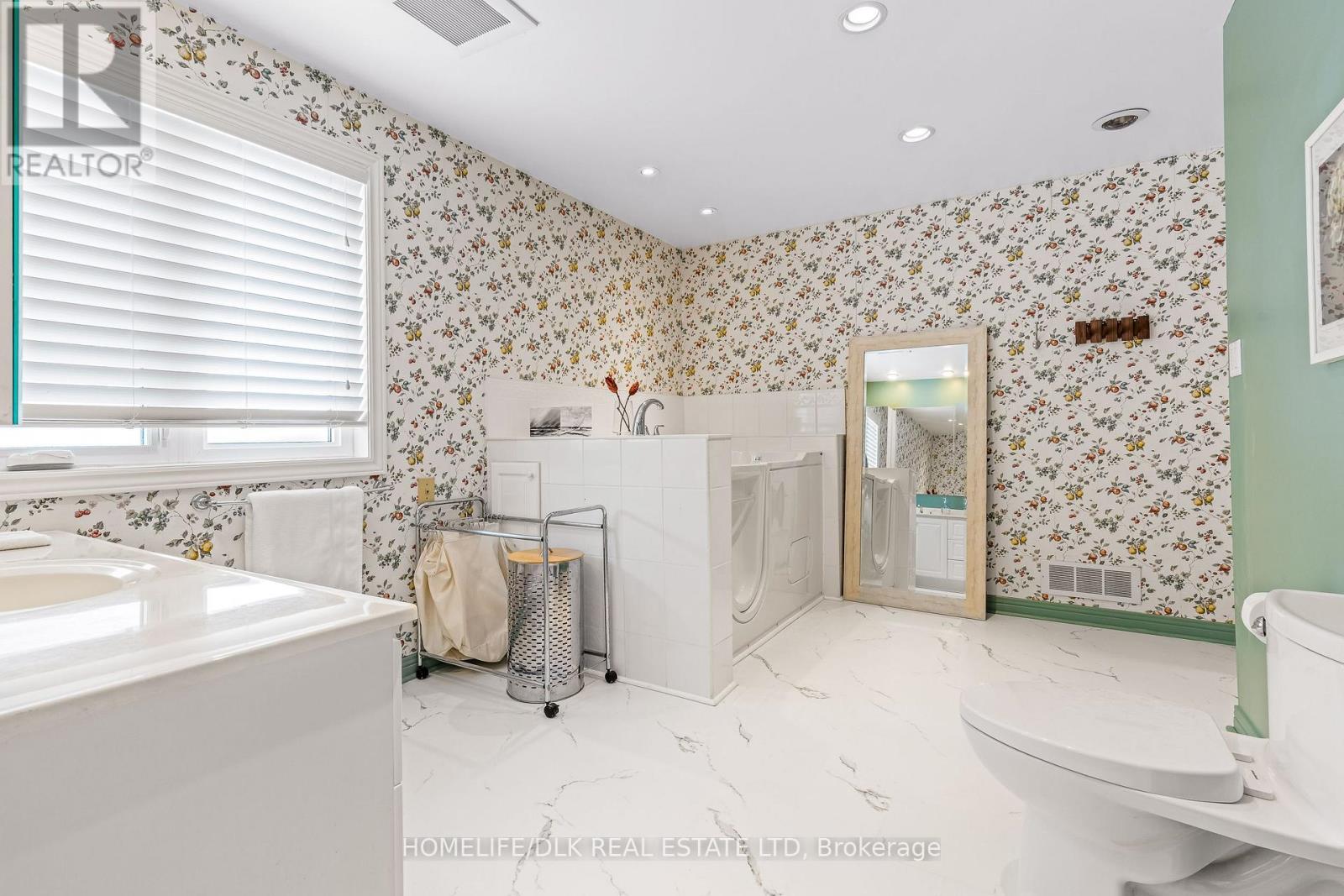 1102 BURNSIDE DRIVE - 20