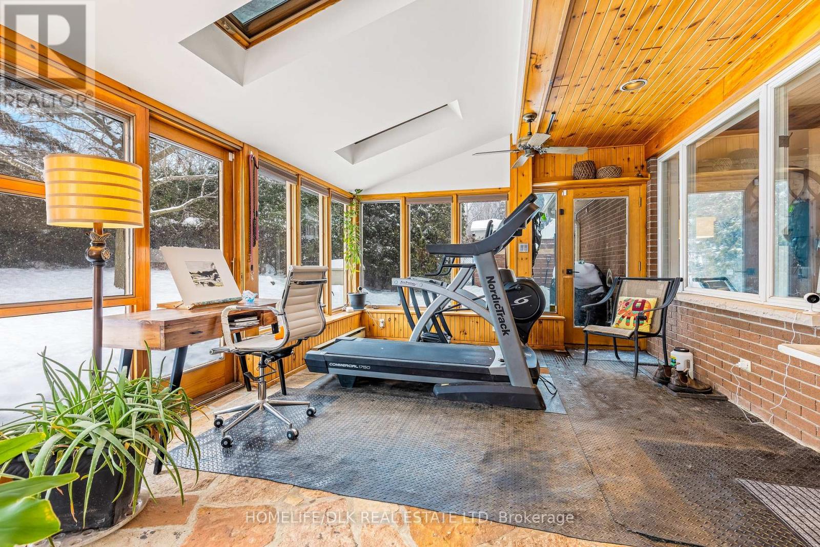 1102 BURNSIDE DRIVE - 19