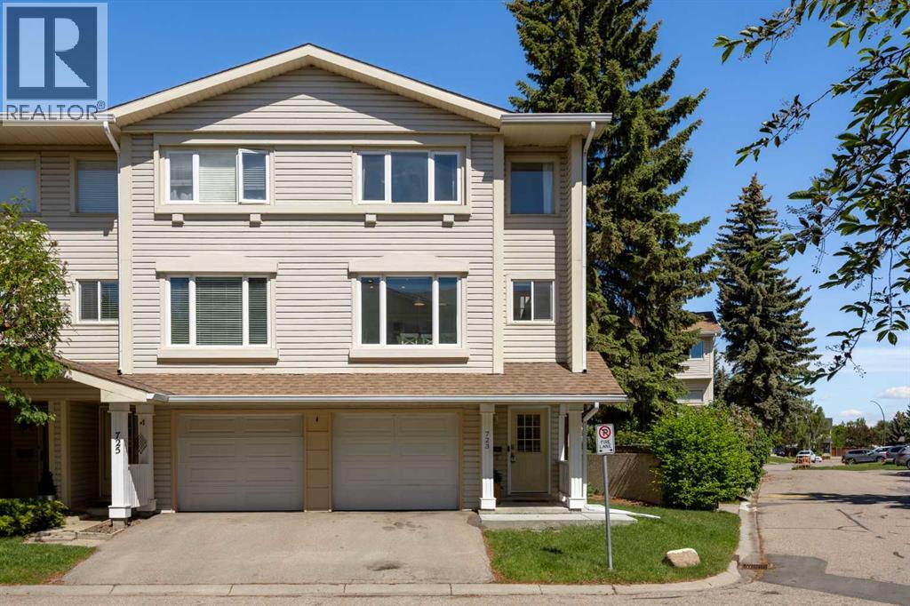 723 Queenston Terrace SE - 1