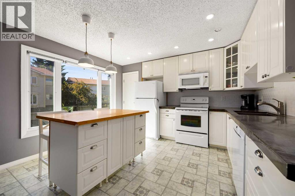 723 Queenston Terrace SE - 10