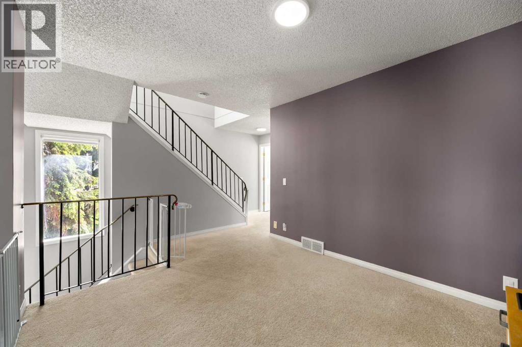 723 Queenston Terrace SE - 9