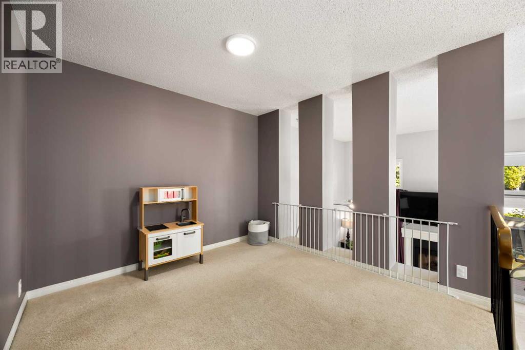 723 Queenston Terrace SE - 7