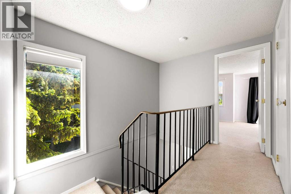 723 Queenston Terrace SE - 19