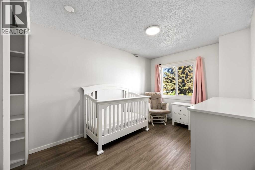 723 Queenston Terrace SE - 22